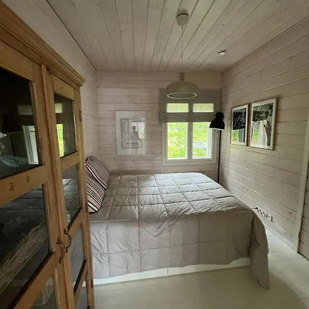 Luxury House Vaahtoranta On The Shore