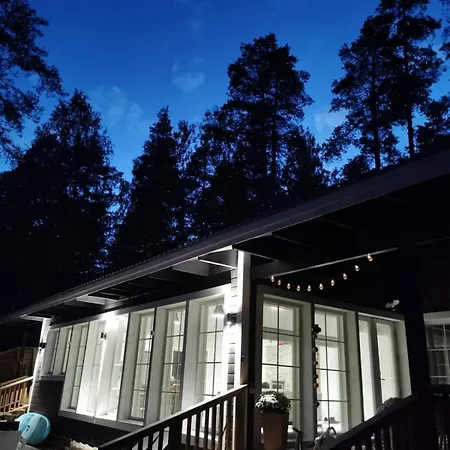 Luxury House Vaahtoranta On The Shore 쿠오피오