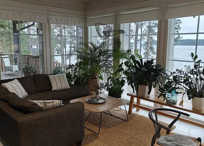 Luxury House Vaahtoranta On The Shore