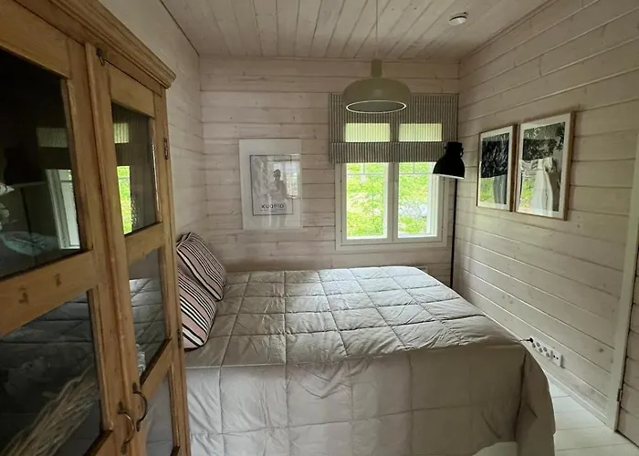 Luxury House Vaahtoranta On The Shore